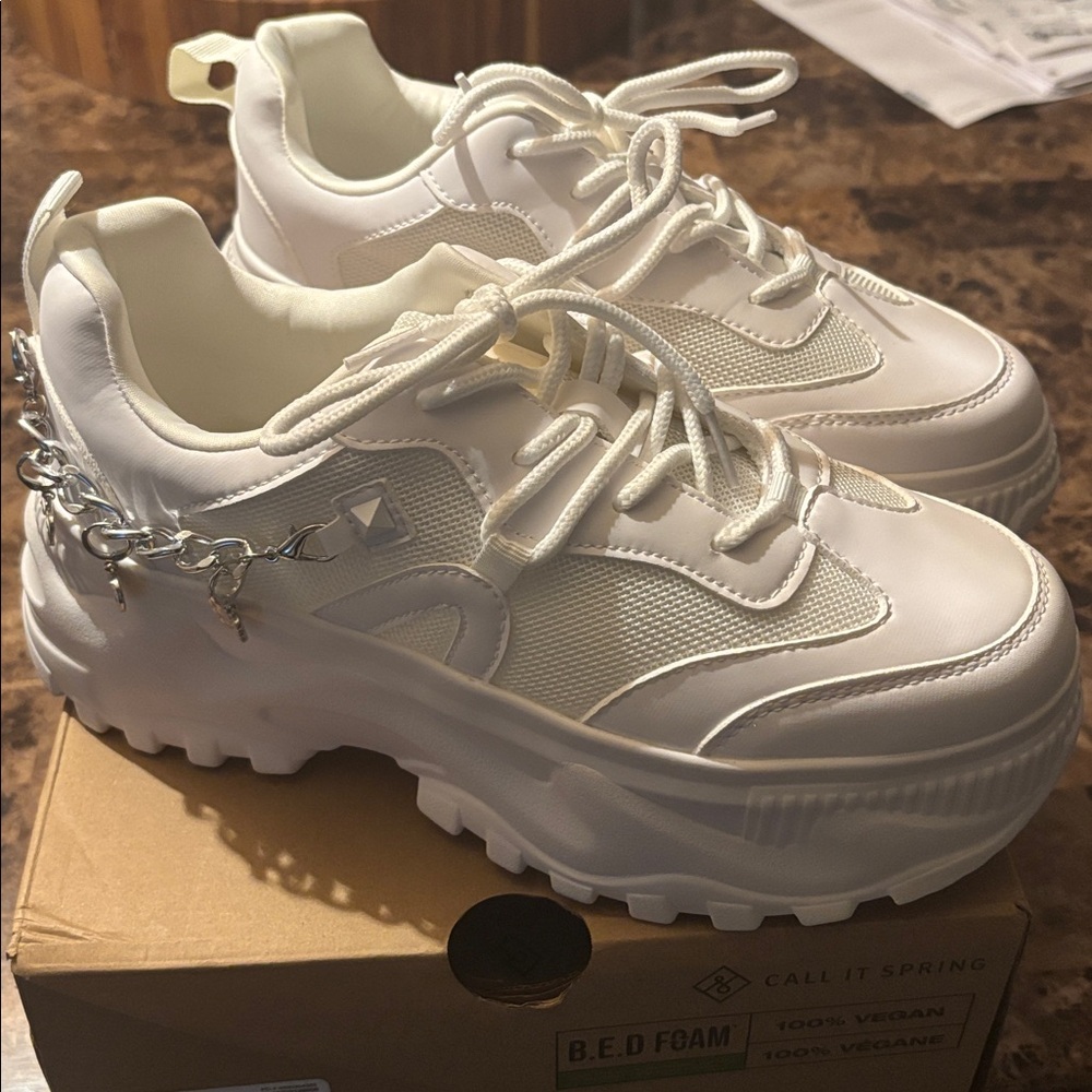 Call It Spring Womens Majorrr Chunky Platform Sneakers